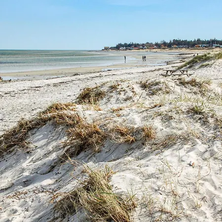 Дом отдыха Three-bedroom In *