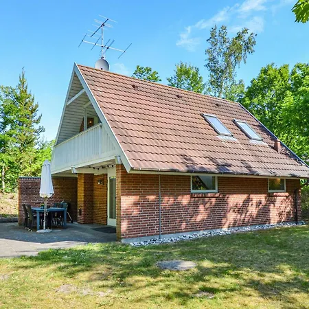 Holiday home Three-bedroom In