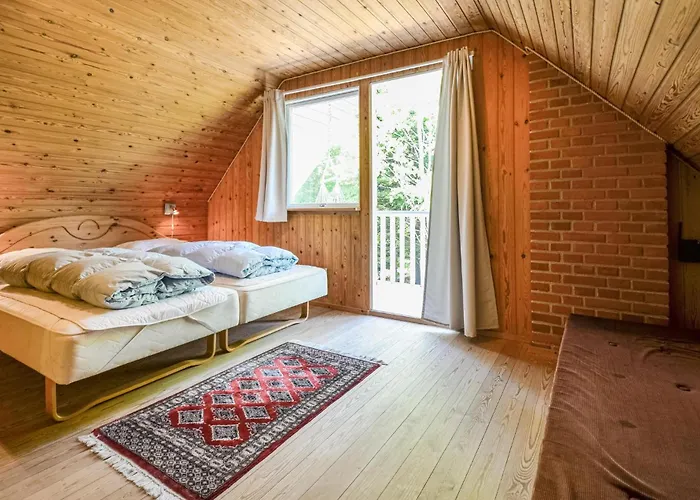Three-bedroom In Feriehus *