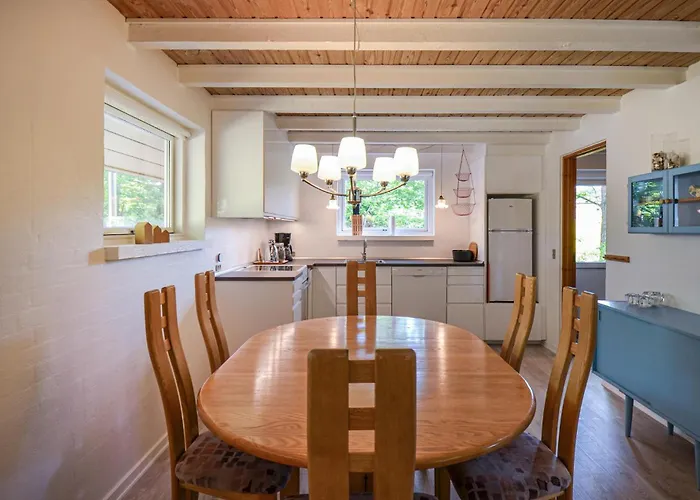 Three-bedroom In Glesborg